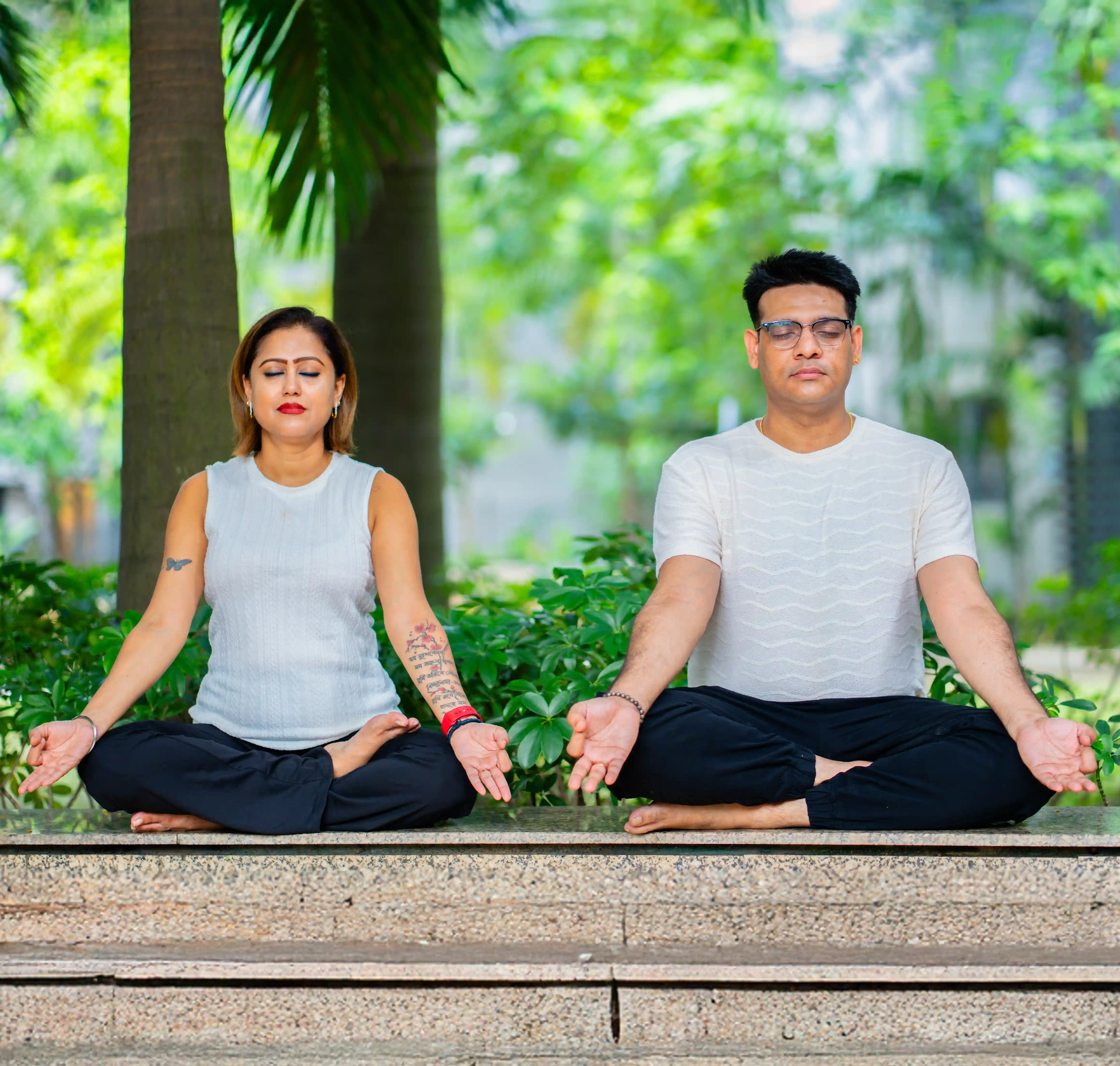 A healthy student performing strengthening yoga exercises at home during online yoga classes for beginners, guided by Gaurav Tribedi at Nabatara.